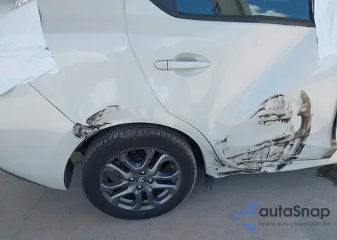 2019 Toyota Yaris Xle z USA, uszkodzony, nr VIN 3MYDLBYV8KY503872